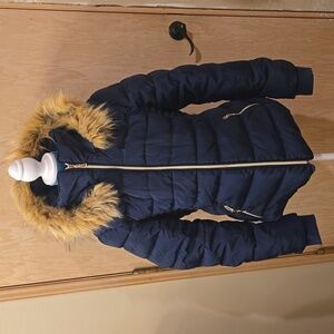 Elegant Navy Puffer Jacket with Faux Fur Trim